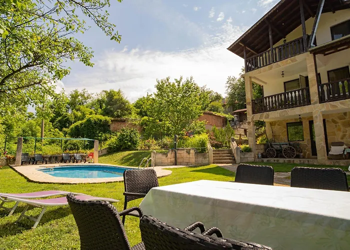 Neda's House Pensiune *